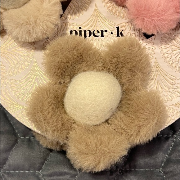 NWT flower Piper K Hair Claw Clips set of 3 fuzzy flowers faux fur browns pink - Picture 2 of 5